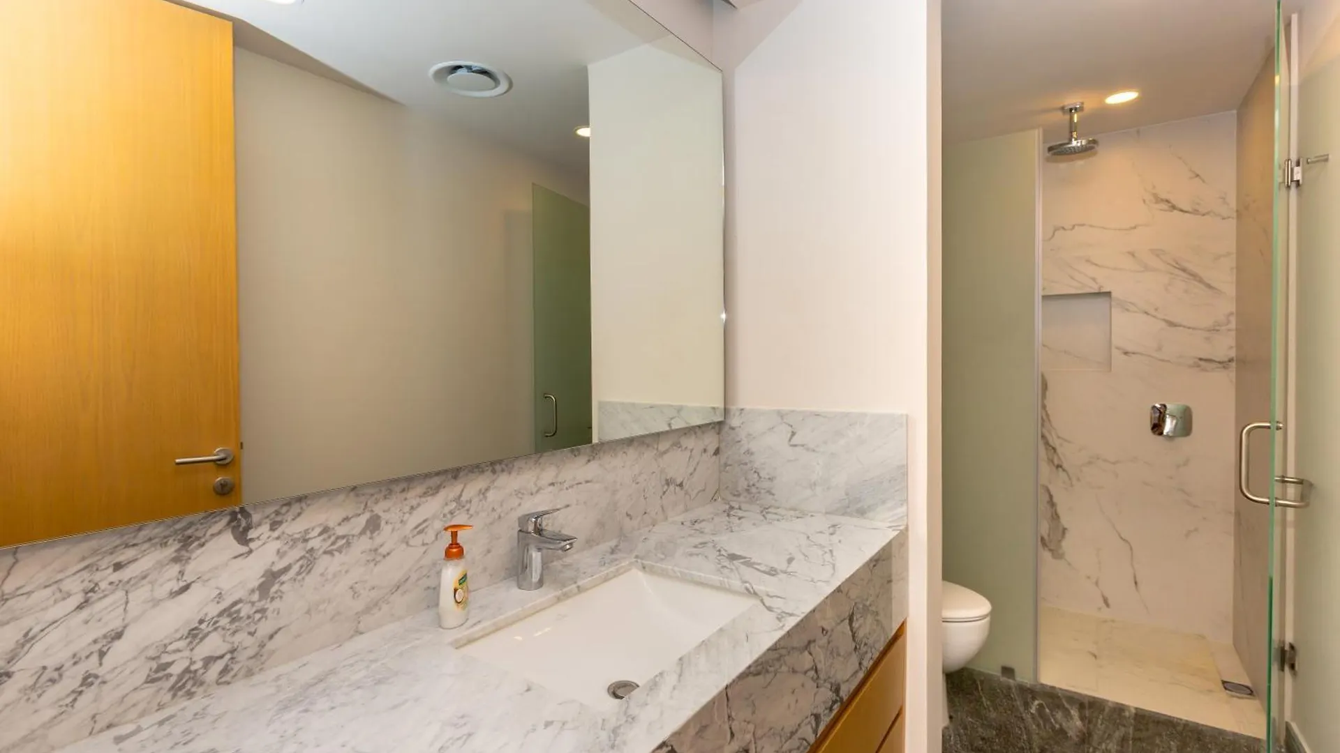 Ocean View Condo - Beach, Pool & Jacuzzi! Cancún Appartement