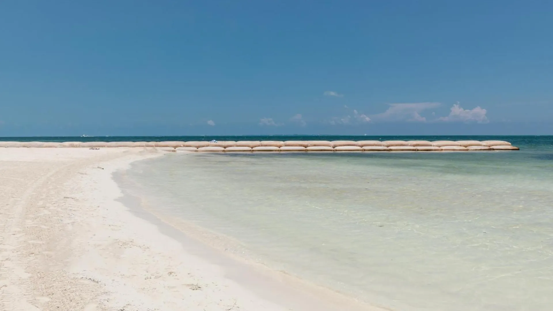 Ocean View Condo - Beach, Pool & Jacuzzi! Cancún 0*,